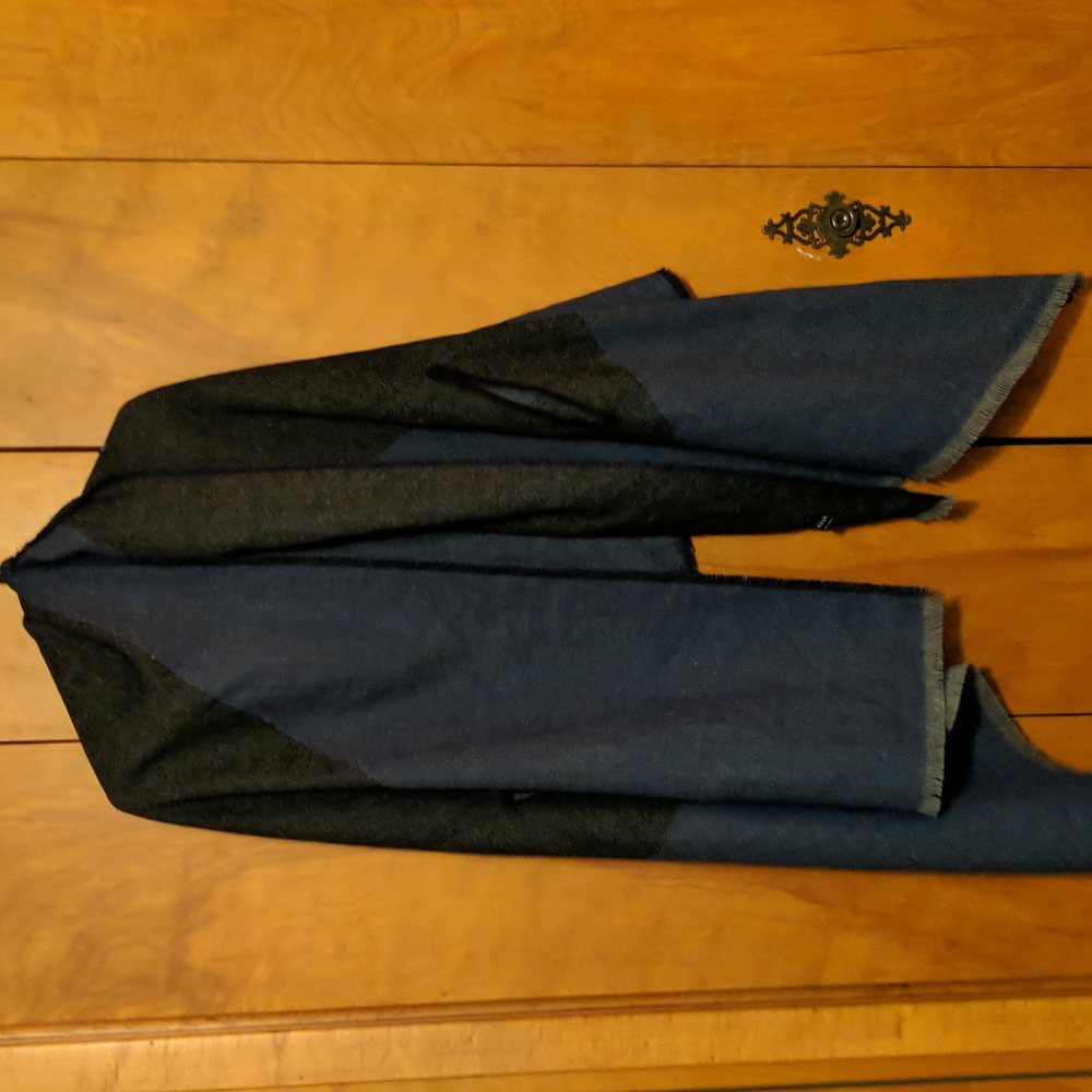 Aqua Shawl Women's